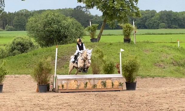 🌟 Goldene Schärpe: Starker Auftritt in Löningen – Gratulation an Mattea Sauter!